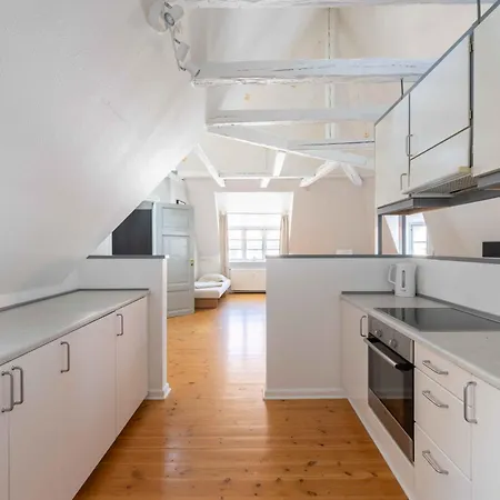 Unique W Exposed Beams Next To Tivoli Apartamento *