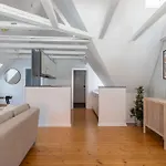 Lejlighed Unique W Exposed Beams Next To Tivoli